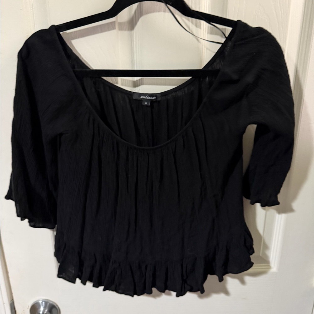❣️❄️Ambiance Classic Black Scoop Neck Blouse
